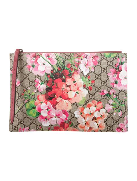 gucci gg blooms clutch